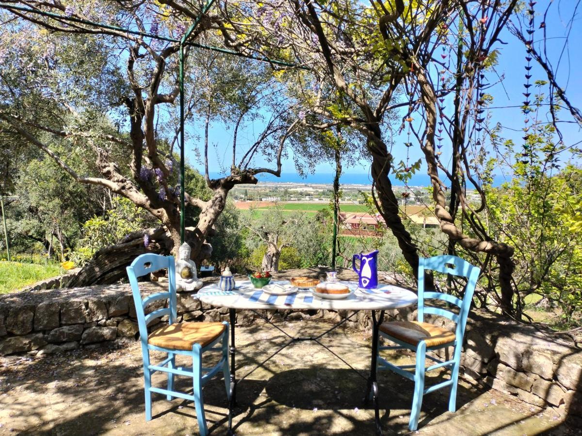 Le Finestre Sul Mare Bed & Breakfast กอนแวร์ซาโน ภายนอก รูปภาพ
