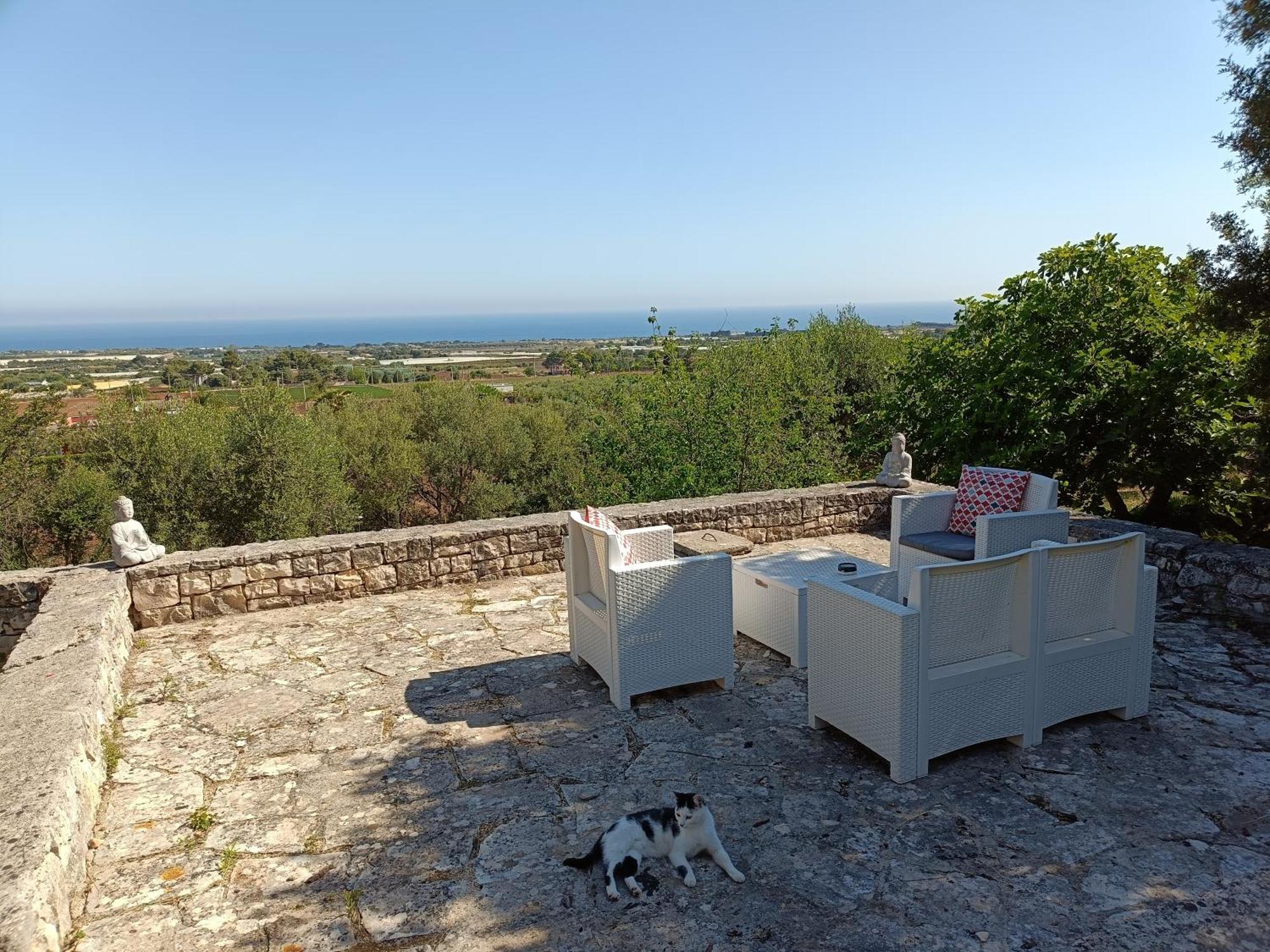 Le Finestre Sul Mare Bed & Breakfast กอนแวร์ซาโน ภายนอก รูปภาพ