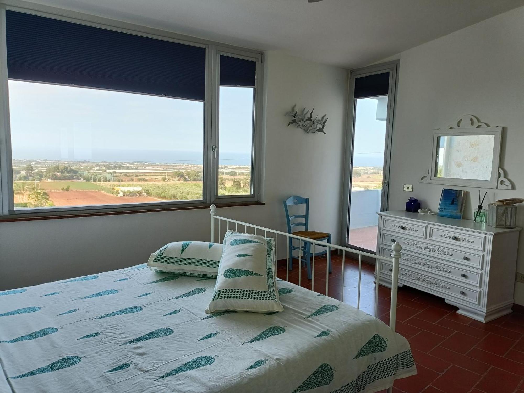 Le Finestre Sul Mare Bed & Breakfast กอนแวร์ซาโน ห้อง รูปภาพ